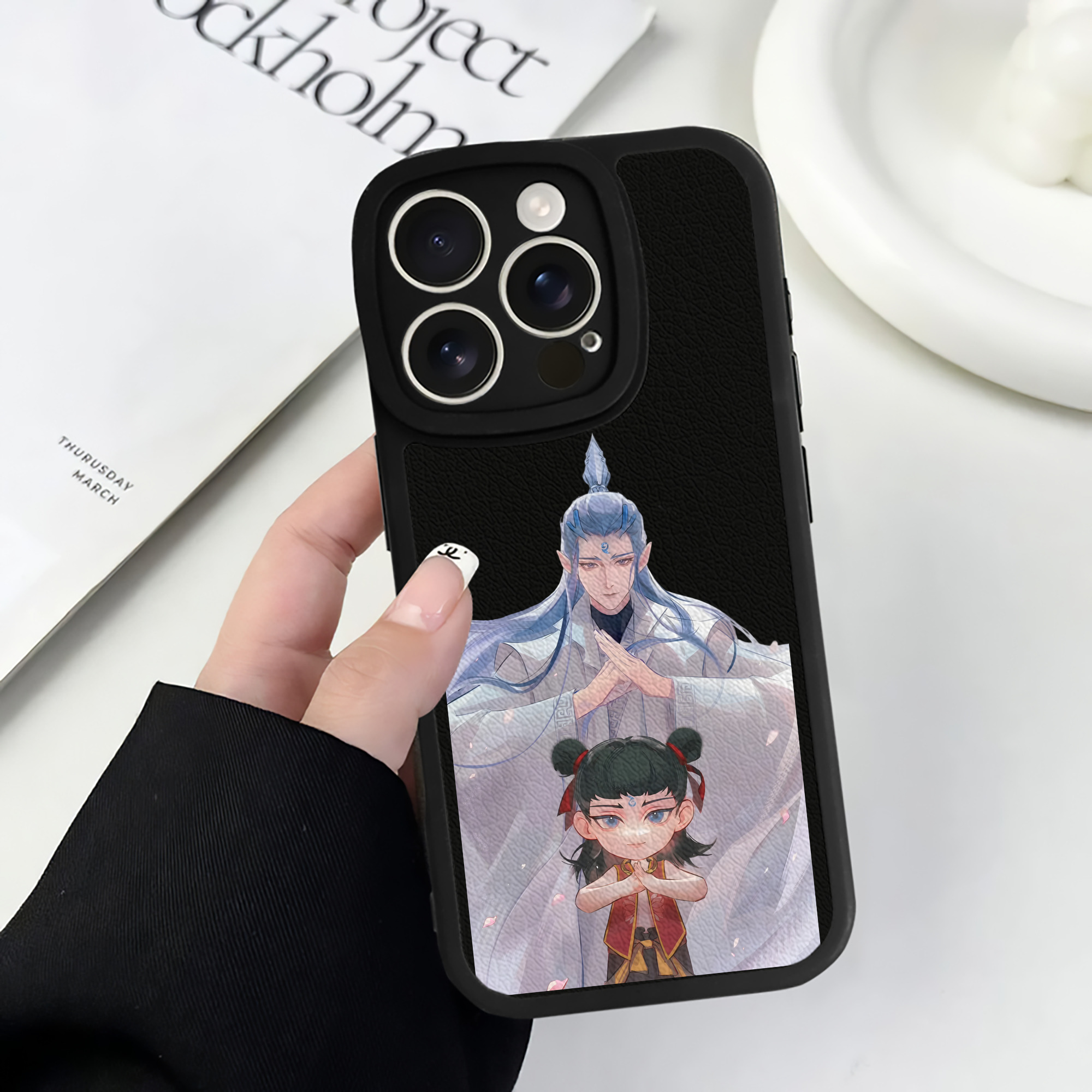 （画像用） Ne Zha 2 ナタ 魔童の大暴れ 【iPhone 16シリーズ対応】シリコンスマホケース（レザー調） 材質：シリコン
